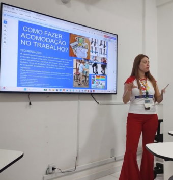 Formação Como fazer acomodação no trabalho, conduzida pelo CEPIS na Empresa Master.