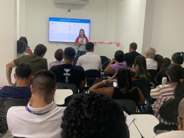 Formação conduzida pela equipe do CEPIS.